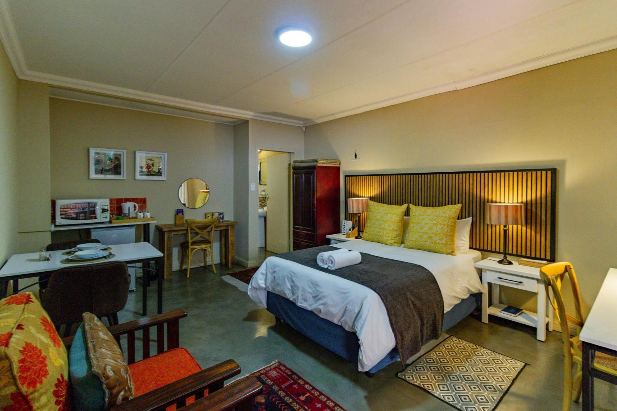 Pumleni Guesthouse Hartbeespoort Exterior photo